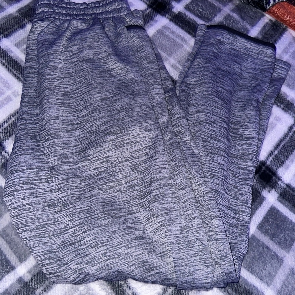 MENS UNDER-ARMOUR SWEATS